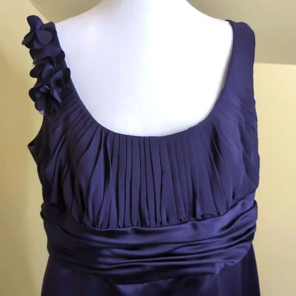 David's Bridal Dresses & Skirts - David's Bridal size 16 F14050 in Lapis Purple Long Bridesmaid Dress